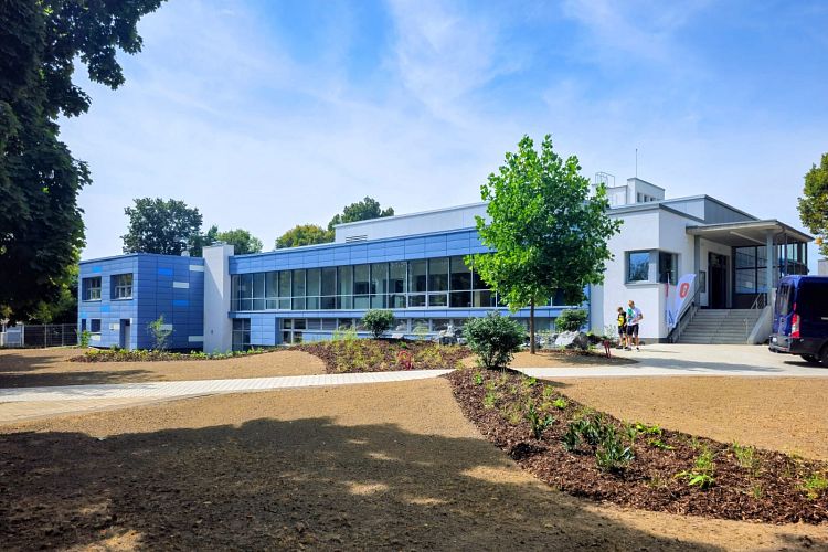 Zrekonstruovaný krytý  bazén otevřen